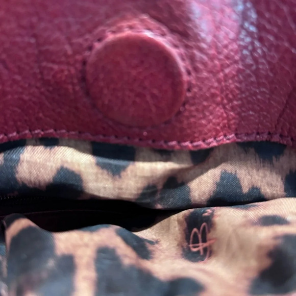 B MAKOWSKY Shoulder Bag Leather Leopard Print  Lining Magnetic Closure handbag - Picture 10 of 11